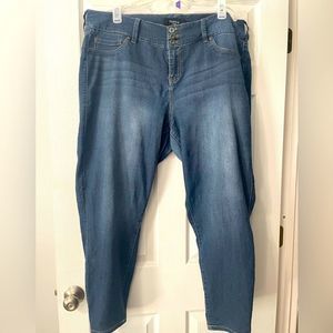 Torrid Womens First at Fit Denim Skinny Jeans Size 22R 3 Button Medium Wash